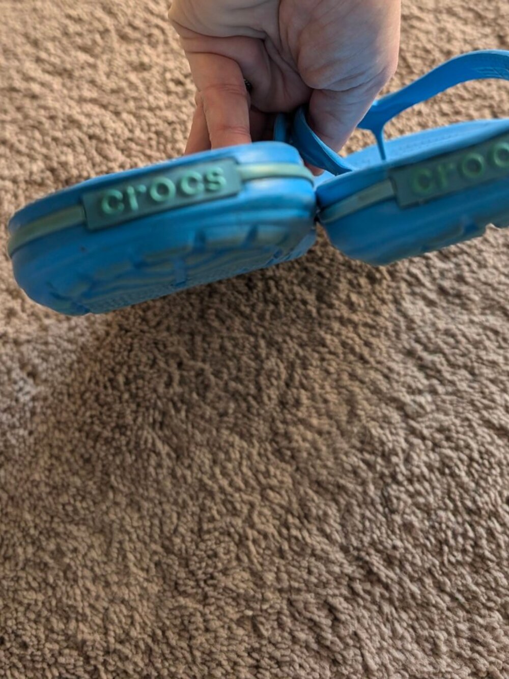 Sky blue croc flip flops (Women's 8) - Picture 5 of 6